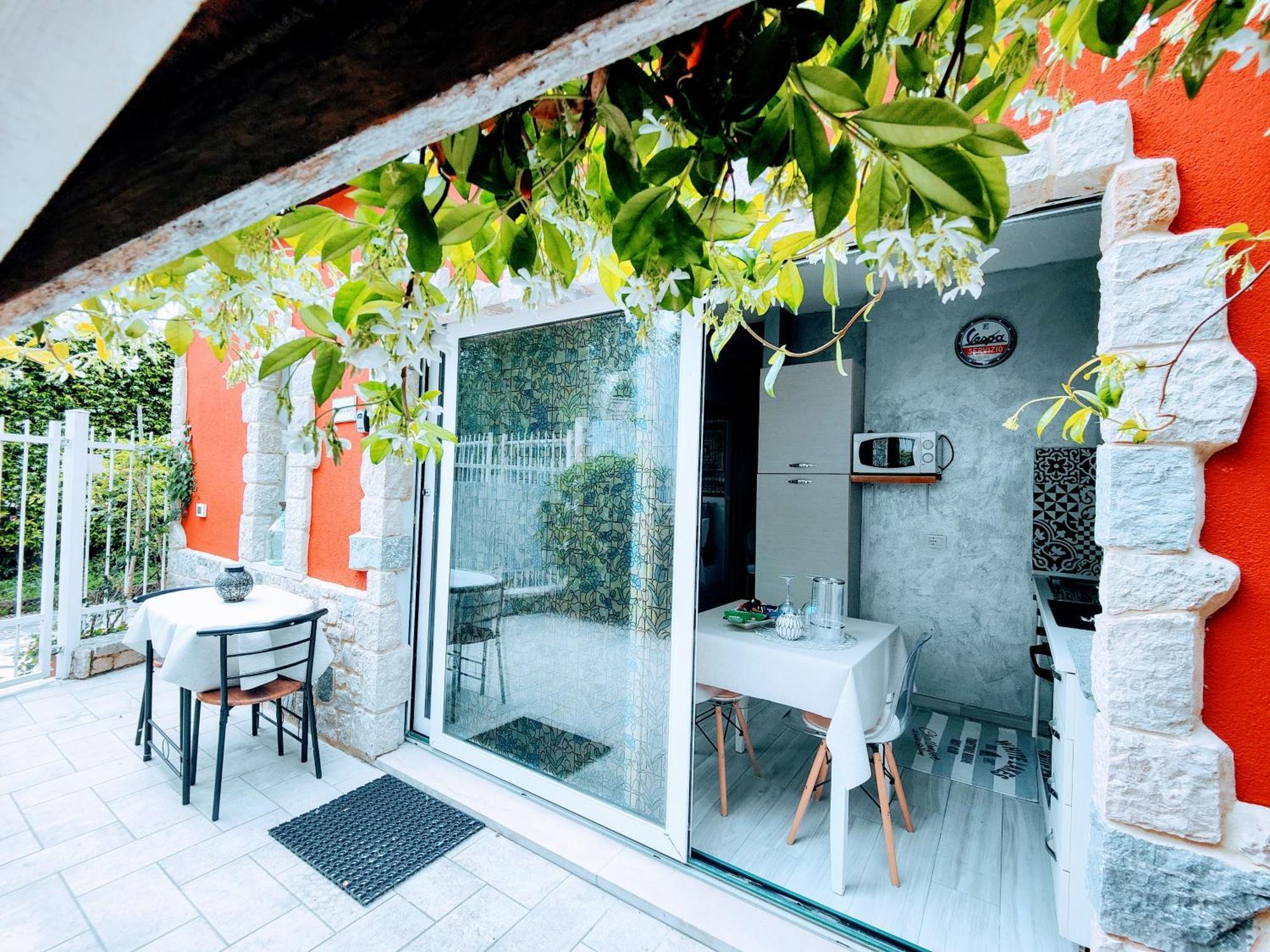 Rifugio Di Giusy, With Swimming Pool Apartment *